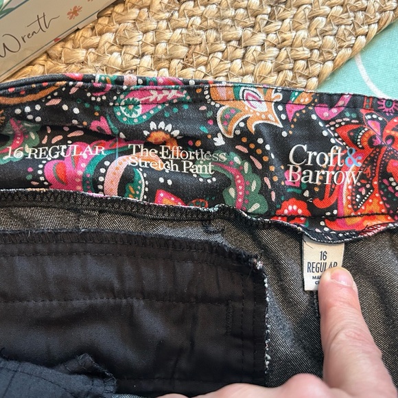 Lovely Croft & Barrow colorful paisley pants, sz 16R - Picture 3 of 3
